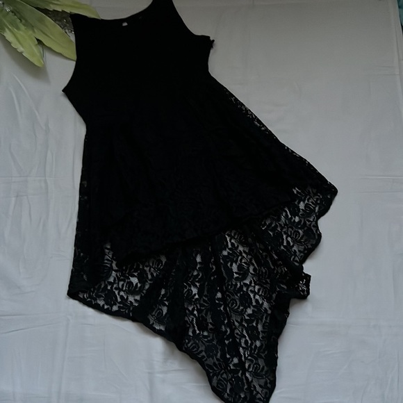 ⭐️MINKPINK Lace Hi Low Dress⭐️ - Picture 3 of 15